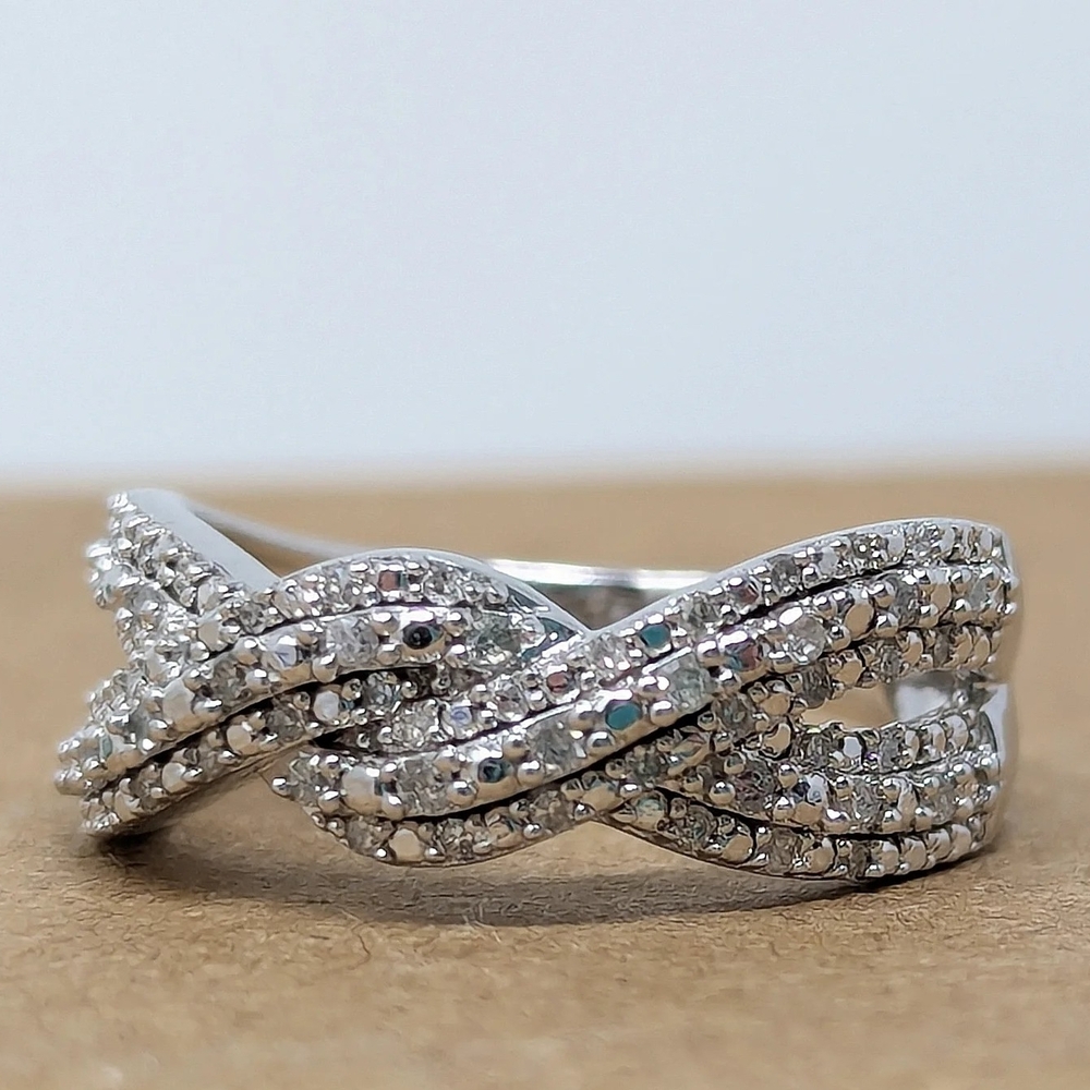Sterling Silver 925 Twist Ring Band With Diamond Chips Size 5 - Picture 2 of 7